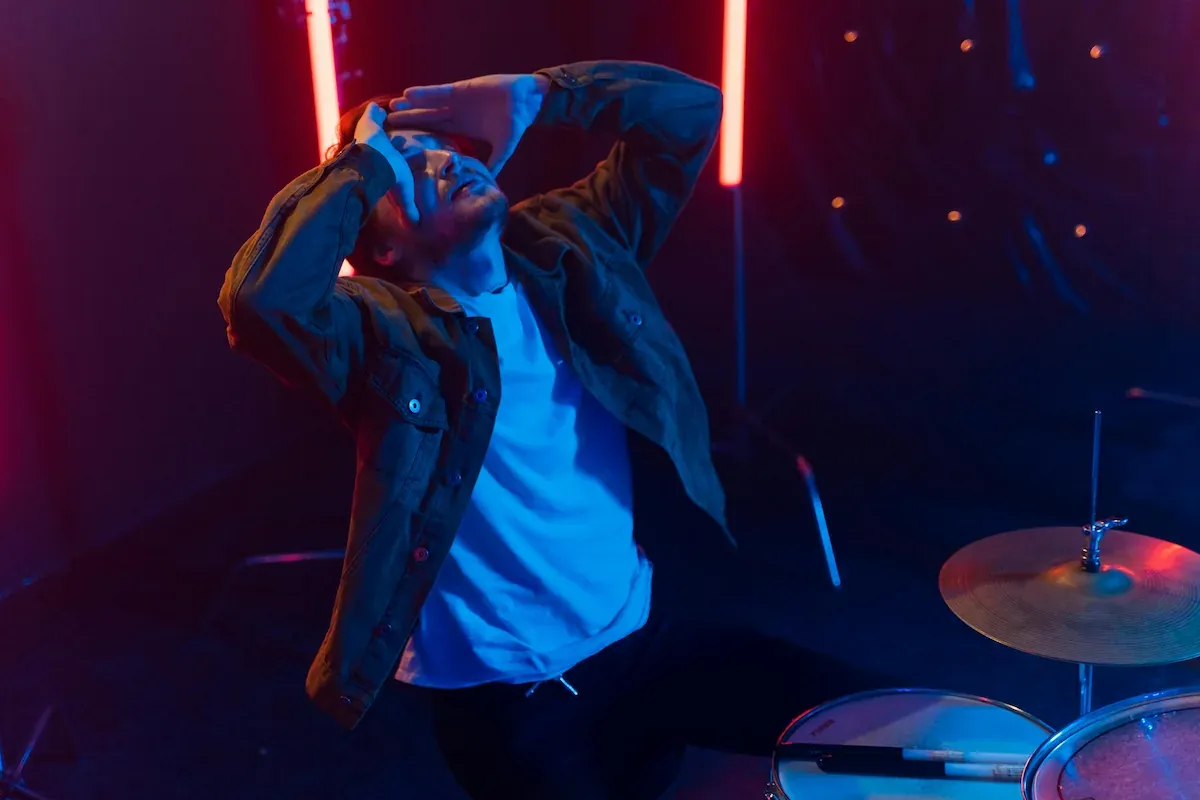 Discover the most common DIY music production mistakes ruining your home recordings. Learn professional tips to fix bad performances, poor mixing, and more.